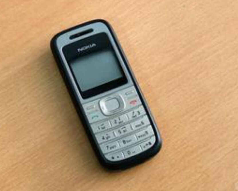 A725-诺基亚手机外壳前盖注塑模具设计[含SW三维图]